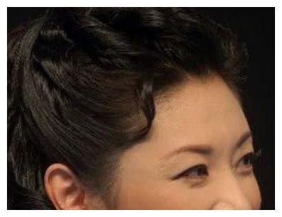 主持人周涛女儿近照,13岁长成这样,难怪一直不愿公开!