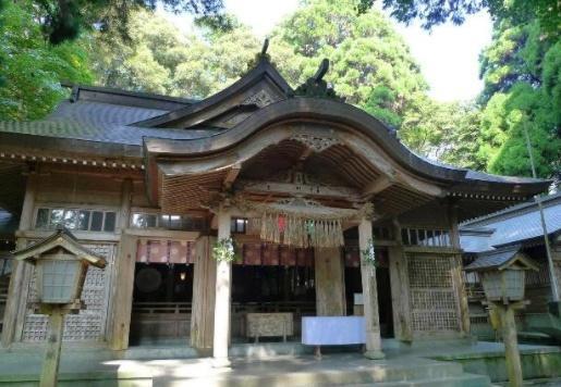 显赫千年的日本汉室后裔,姓氏成为内阁部门名称,如今已认祖归宗