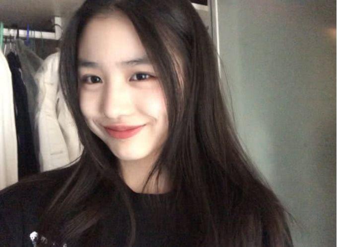 汪峰女儿小苹果大晒美照,不怕上热搜并直言网友:一定要多夸夸我