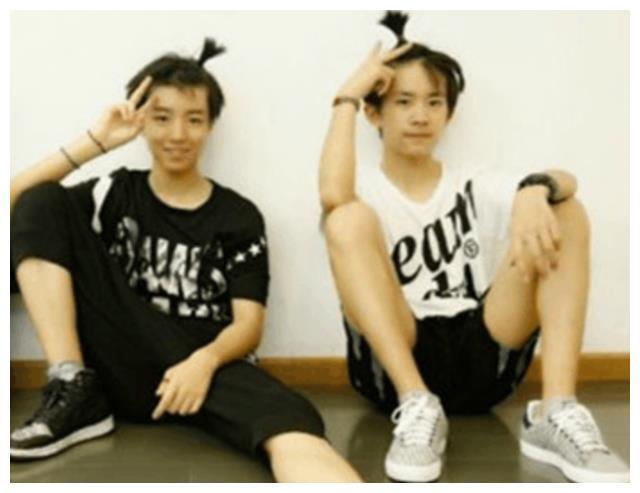 娱乐圈里没有真兄弟?易烊千玺与王俊凯之间的“爱恨情仇”