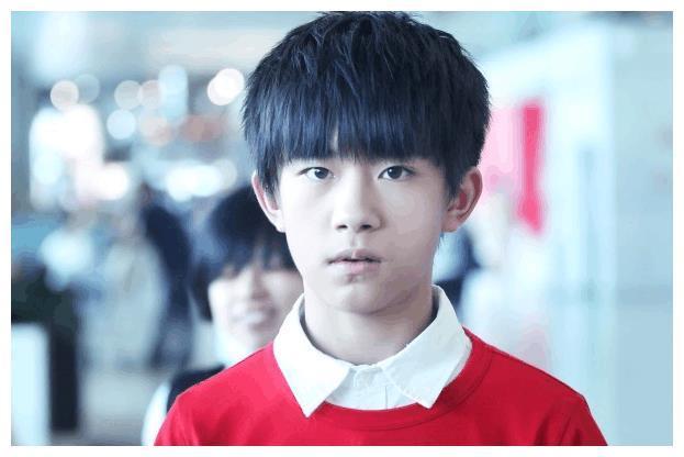 娱乐圈里没有真兄弟?易烊千玺与王俊凯之间的“爱恨情仇”