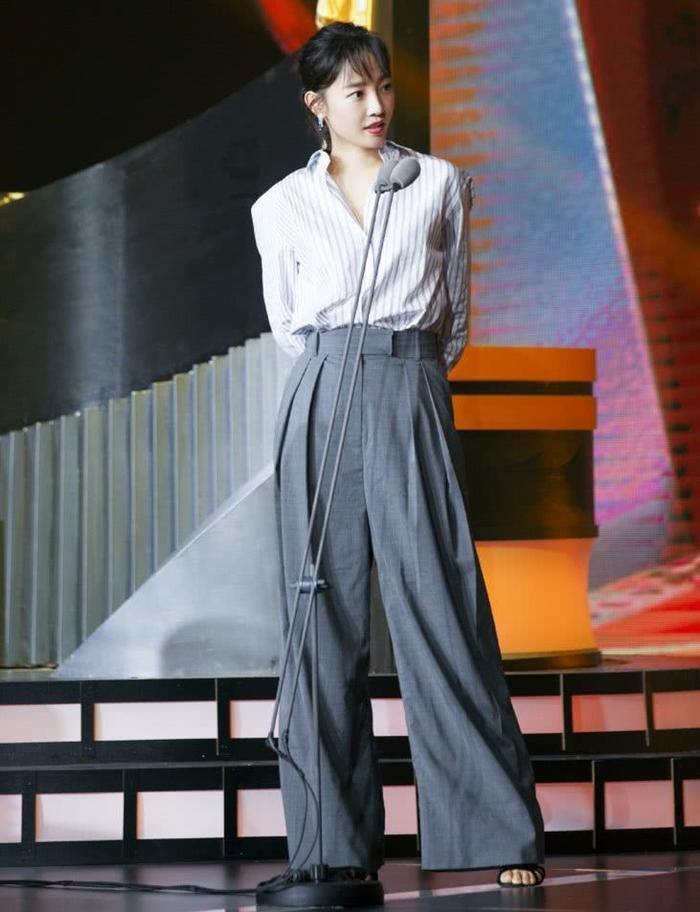 白百何的身高是171厘米,却有一双小孩脚?真正的三寸金莲