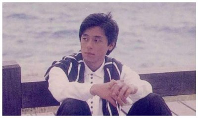 他被称为华语乐坛第一人,比肩四大天王,巅峰时却被人毒哑嗓子