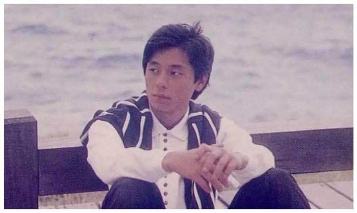 他被称为华语乐坛第一人,比肩四大天王,巅峰时却被人毒哑嗓子