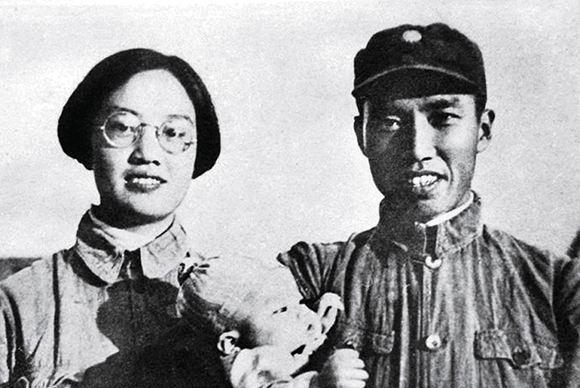 左权牺牲后,妻子儿女今何在?