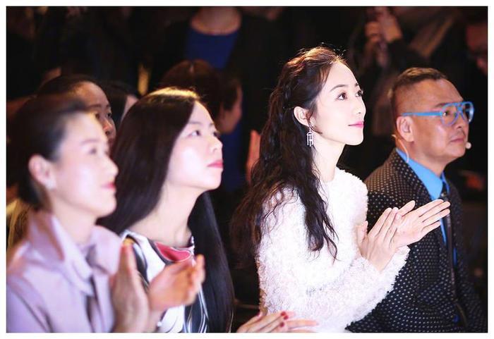 韩雪假唱、被湖南卫视晚会除名,现在老公孩子都出来了?