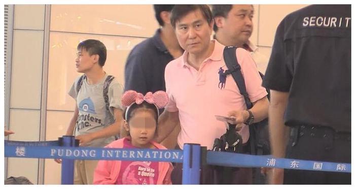 韩雪假唱、被湖南卫视晚会除名,现在老公孩子都出来了?