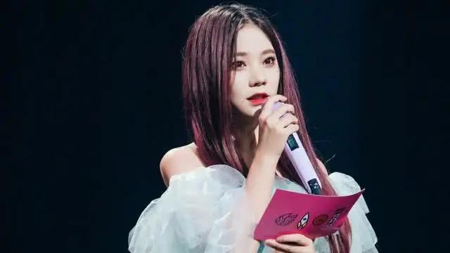 火箭少女解散,张紫宁不再沉默,一周行程比在团里半年还多