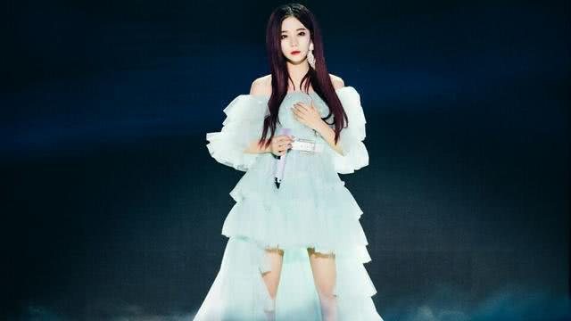 火箭少女解散,张紫宁不再沉默,一周行程比在团里半年还多