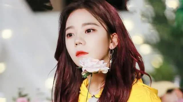 火箭少女解散,张紫宁不再沉默,一周行程比在团里半年还多