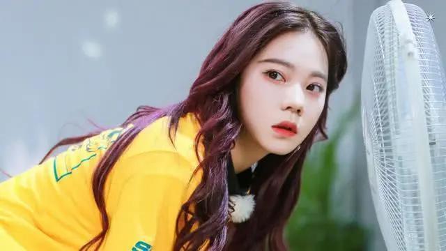 火箭少女解散,张紫宁不再沉默,一周行程比在团里半年还多