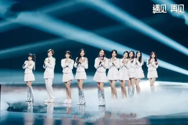 火箭少女解散,张紫宁不再沉默,一周行程比在团里半年还多