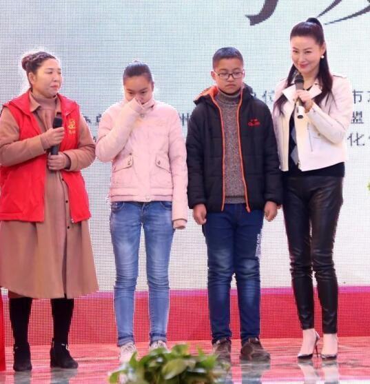 还记得98版《水浒传》里的“潘金莲”吗?今47岁风韵不减当年