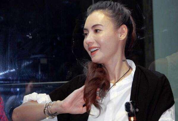 张柏芝第三胎儿子正面照曝光,真名居然不姓谢,父亲身份引人遐想