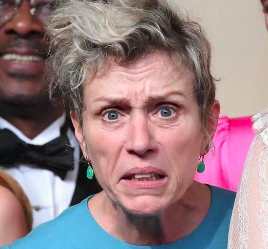 她两次夺得影后,却自曝睡了导演才拿到奥斯卡,网友炸开锅