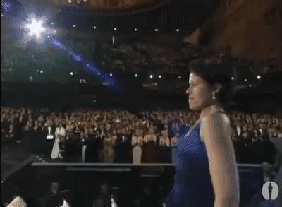 她两次夺得影后,却自曝睡了导演才拿到奥斯卡,网友炸开锅