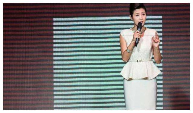 春妮:2次结婚均嫁电台主持人,本不愿生孩子,41岁却意外怀孕