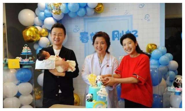春妮:2次结婚均嫁电台主持人,本不愿生孩子,41岁却意外怀孕