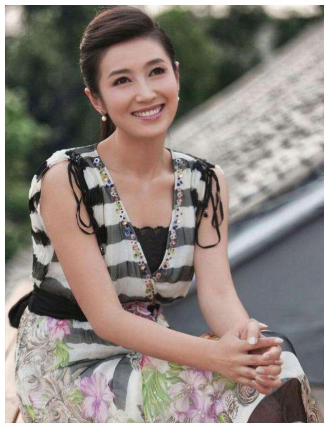 春妮:2次结婚均嫁电台主持人,本不愿生孩子,41岁却意外怀孕