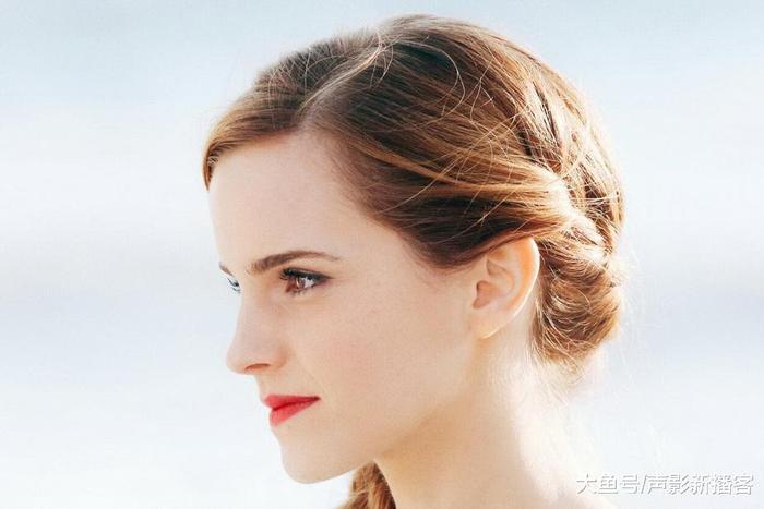 艾玛·沃特森:《哈利波特》里的女主角赫敏,童星出身的才女演员