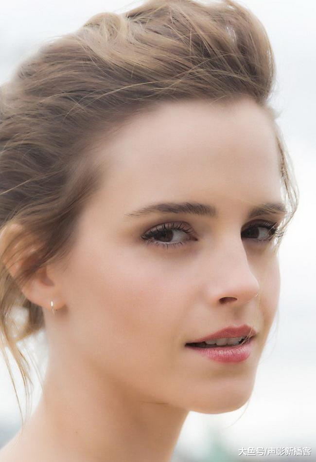 艾玛·沃特森:《哈利波特》里的女主角赫敏,童星出身的才女演员