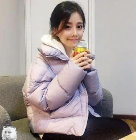 冯提莫晒“男友视角”照片,男粉看到后惊呼,是我女友该多好?