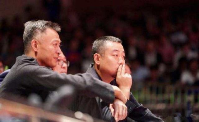 刘国梁的心腹大将,秦志戬休息日给马龙当陪练,43岁已满头白发