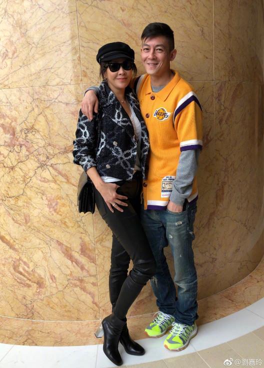 刘嘉玲晒陈冠希合照,二人亲密似姐弟,让网友梦回《无间道》
