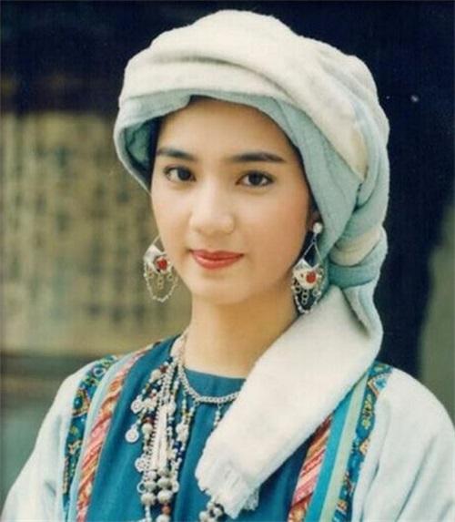 洪欣年轻时美照流出,娇憨甜美,明眸皓齿,美的让人赞叹!