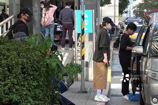 刘诗诗生子!年近半百的吴奇隆终于当爸了....