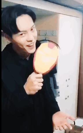 戚薇火锅生日蛋糕口味太重 盘点明星不一样的生日蛋糕