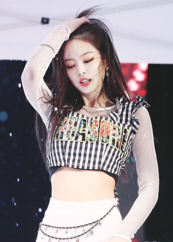 明星也躲不过“秀恩爱死得快”?人间香奈儿曝光恋情25天便分手