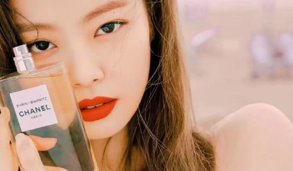 明星也躲不过“秀恩爱死得快”?人间香奈儿曝光恋情25天便分手