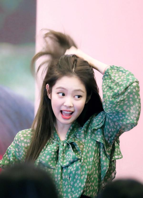 明星也躲不过“秀恩爱死得快”?人间香奈儿曝光恋情25天便分手