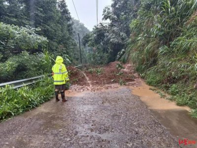 湖南沅陵五强溪镇山洪已致5人死亡,特大暴雨致1.5万人受灾