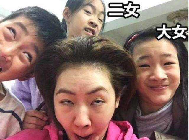 小S终于不“坑”女儿了,晒出近照后,三个女儿颜值不输大S
