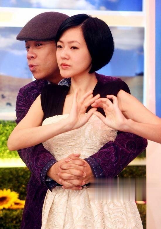 小S晒全家福,大女儿颜值变化大比妈妈还美