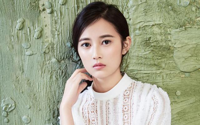 唐嫣也是伯乐,看中科班出身的群众演员,挑个剧本就能让她走红!