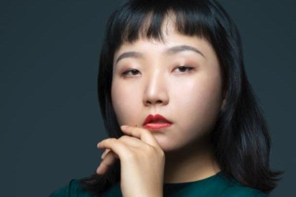 辣目洋子参加《欢乐喜剧人》,演出惊艳全场,堪称下一个贾玲!