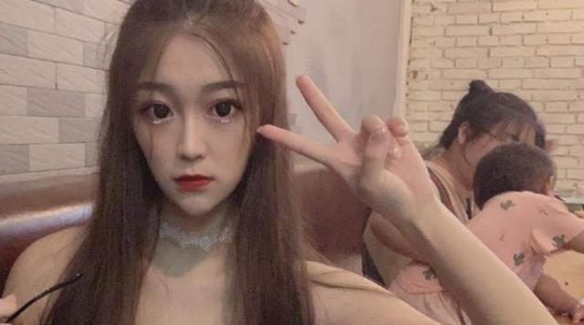 虎牙PUBGDAY对抗赛:虎牙“杨早早”,出奇制胜尽显反差萌