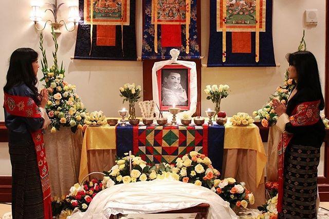 不丹王室美女如云!56岁王母和公主同时亮相太养眼,稳赢泰国王室