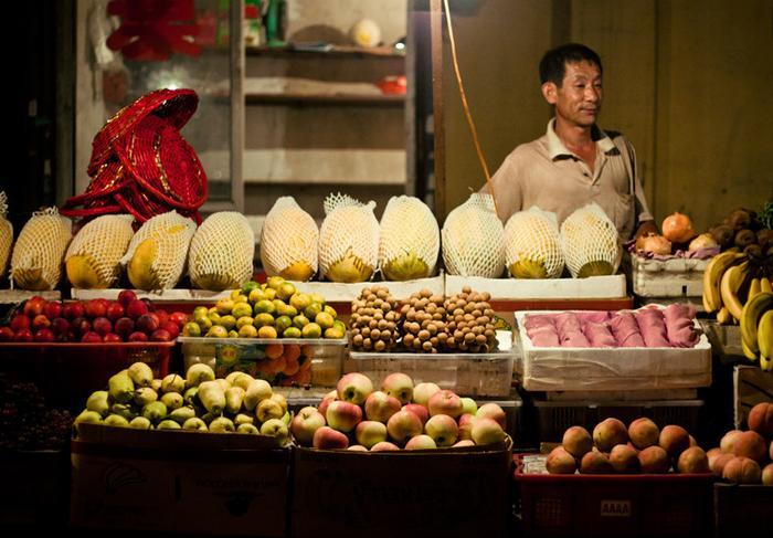 街边水果摊每月能挣多少钱?老板透露真实收入,令人感慨!