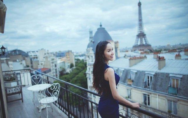 娄艺潇美照曝光，傲人上围裹不住，网友：娄艺潇果然有料！