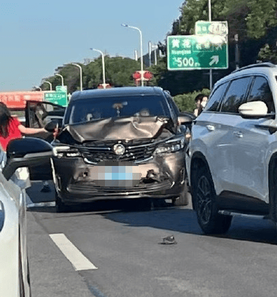 时代少年团方回应艺人车辆被恶意追尾:已报警处理