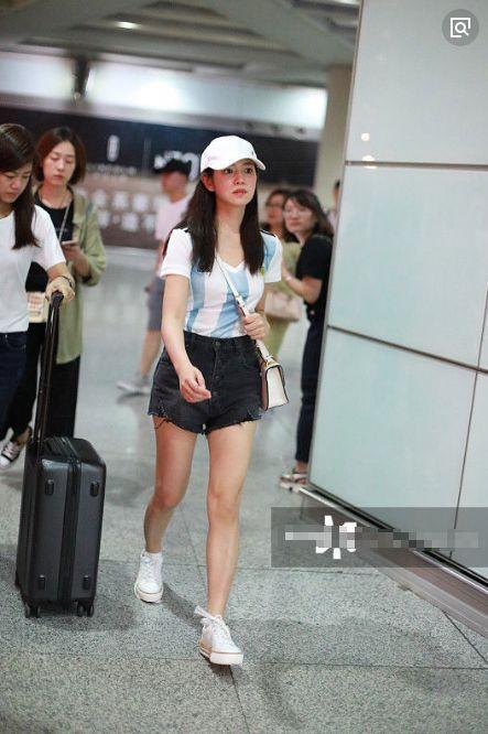 陈妍希161,柳岩162,差一厘米,网友:腿差距这么大么?