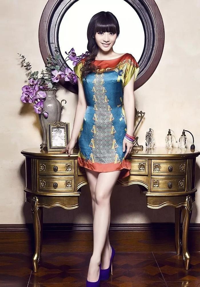 陈妍希161,柳岩162,差一厘米,网友:腿差距这么大么?