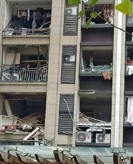 让人敬佩:燃气罐发生爆炸,送奶工折身上楼,挽救一栋楼180户