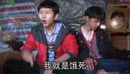 新郎婚礼中沉迷游戏,新娘在边上生无可恋!