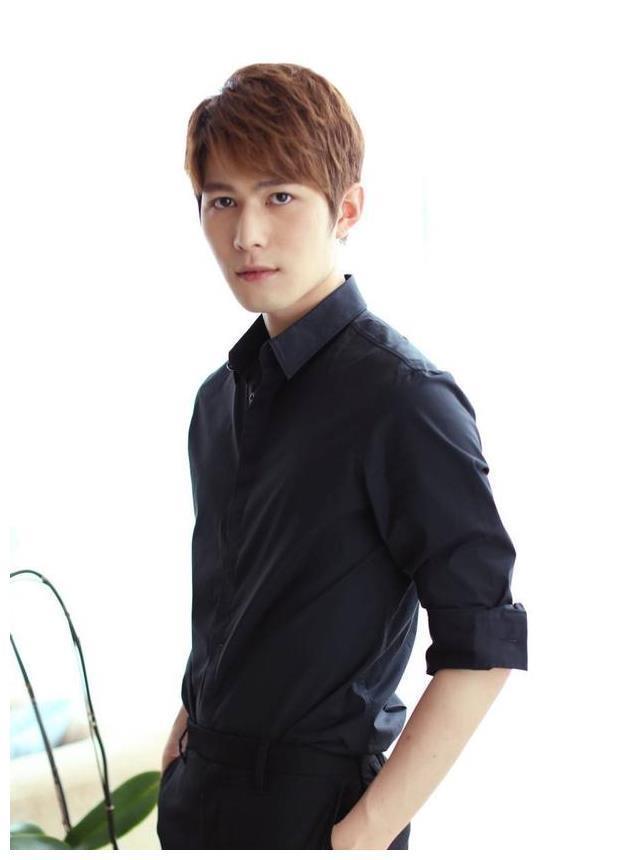 陈学冬有多帅?英俊潇洒温文尔雅,看到图五我信了!