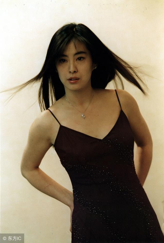 王祖贤的古典美:《倩女幽魂》中一袭素衣迷倒了多少观众